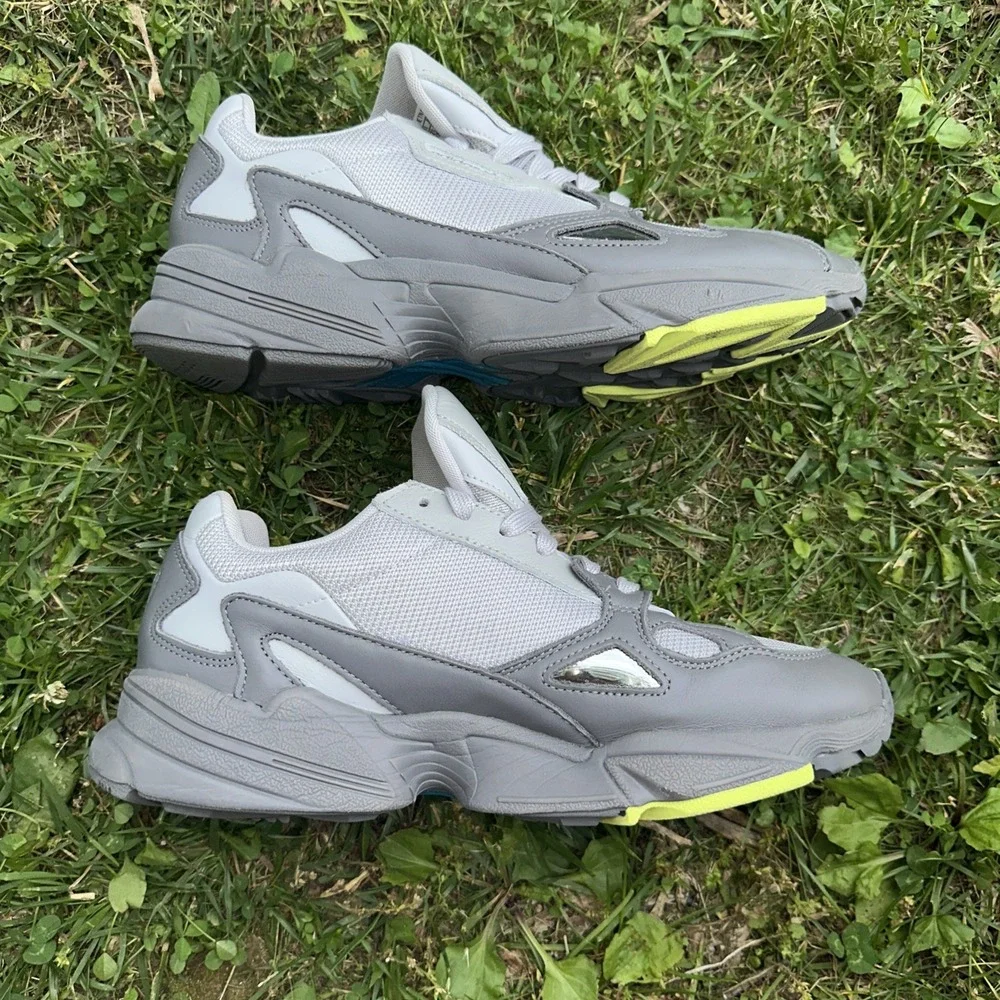 Adidas Torsion gray‎ Men's us Size 10 Lace-up Shoes